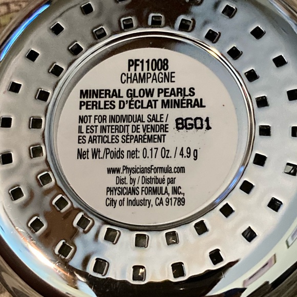 Physicians formula Champagne mineral glow pearls compact - Picture 3 of 3